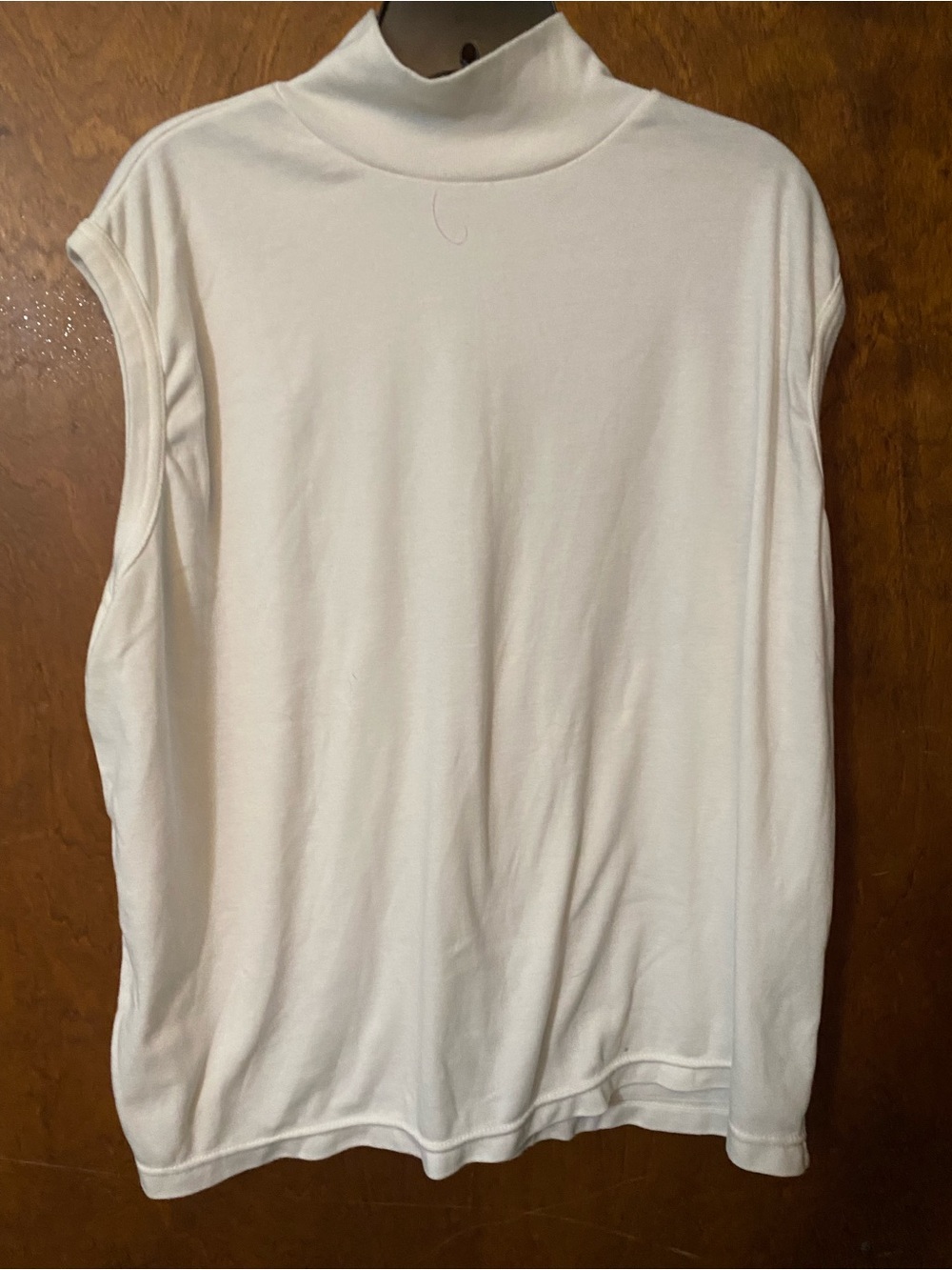 24w Womens Sleeveless White Mock Turtleneck  By Corner Stone